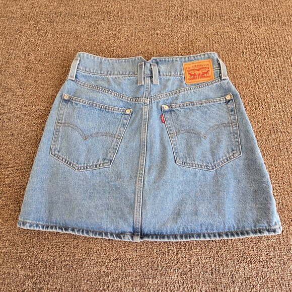 Levi Notch Skirt Light Wash Sz 29 Pre-Owned - Picture 7 of 8